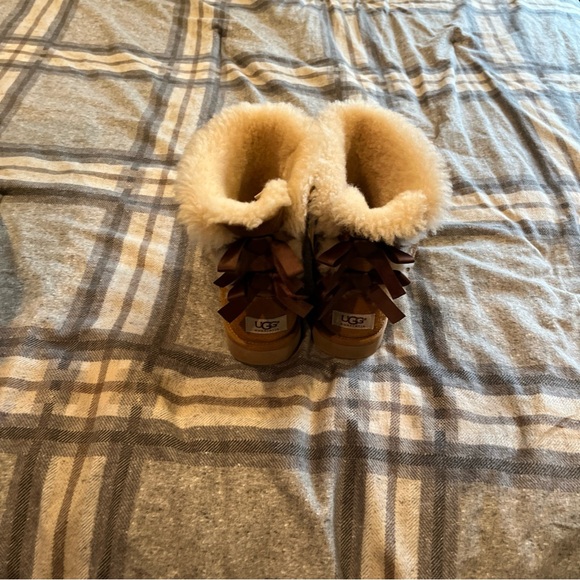 UGG Bailey Bow Tall Winter Boots Womens Size 4 Chestnut Leather Sheepskin - Picture 8 of 9